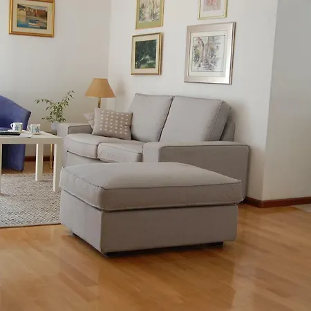 Definis Apartman *
