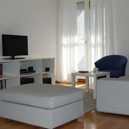Definis Apartman