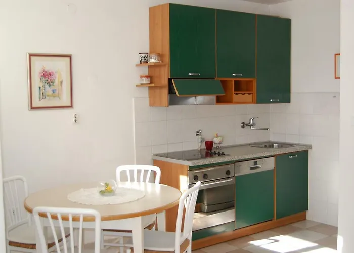 Definis Apartman