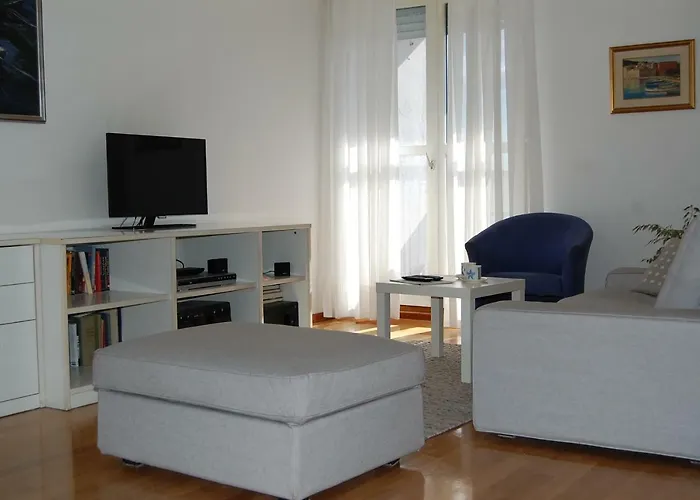 Definis Apartman